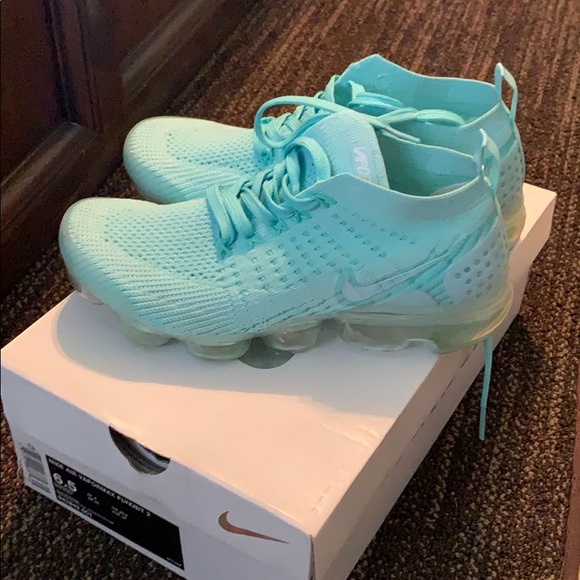 tiffany blue vapormax
